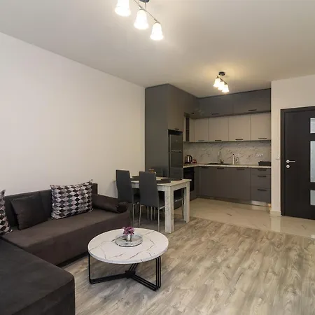 Stylish 2 Bdr At An Excellent Location Apartament