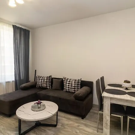 Stylish 2 Bdr At An Excellent Location Sofia
