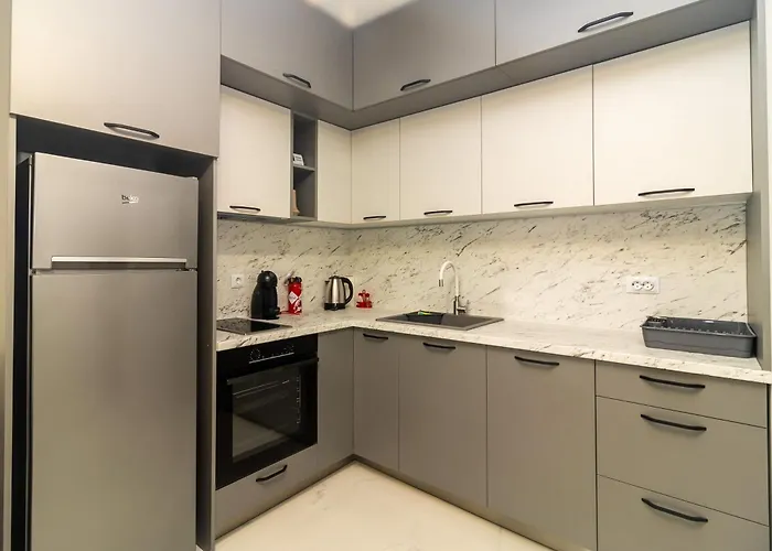 Stylish 2 Bdr At An Excellent Location Apartment