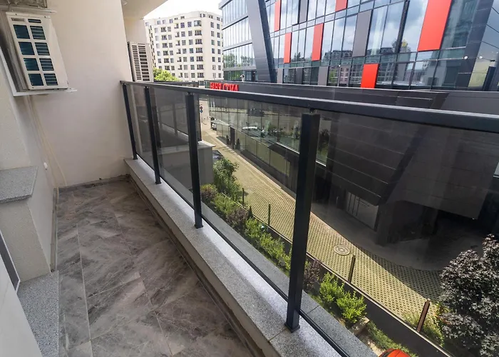 Apartment Stylish 2 Bdr At An Excellent Location