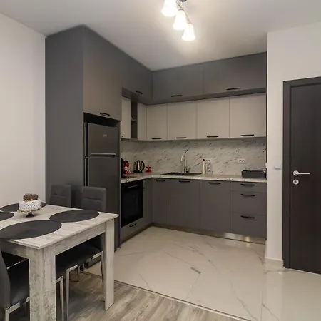 Lejlighed Stylish 2 Bdr At An Excellent Location