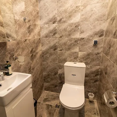 Stylish 2 Bdr At An Excellent Location Sofia